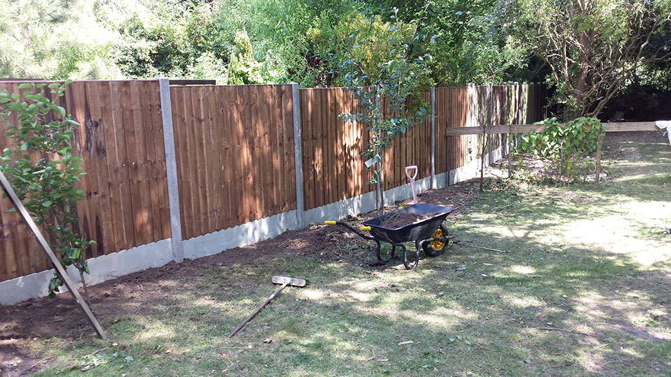 Garden fencing by JFS builders based in Chelmsford City